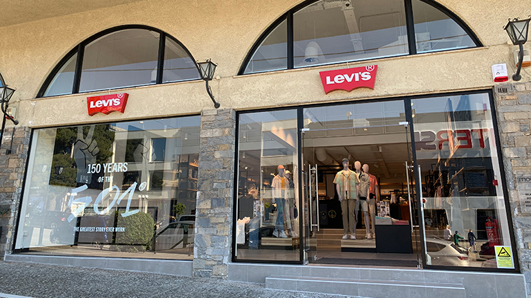 Η Levi’s®, σε συνεργασία με τον Όμιλο Φάις, ανοίγει δύο νέα κομβικά καταστήματα στην Ελλάδα